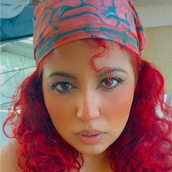 Meet your Posher, Tamara - Picture 1 of 1